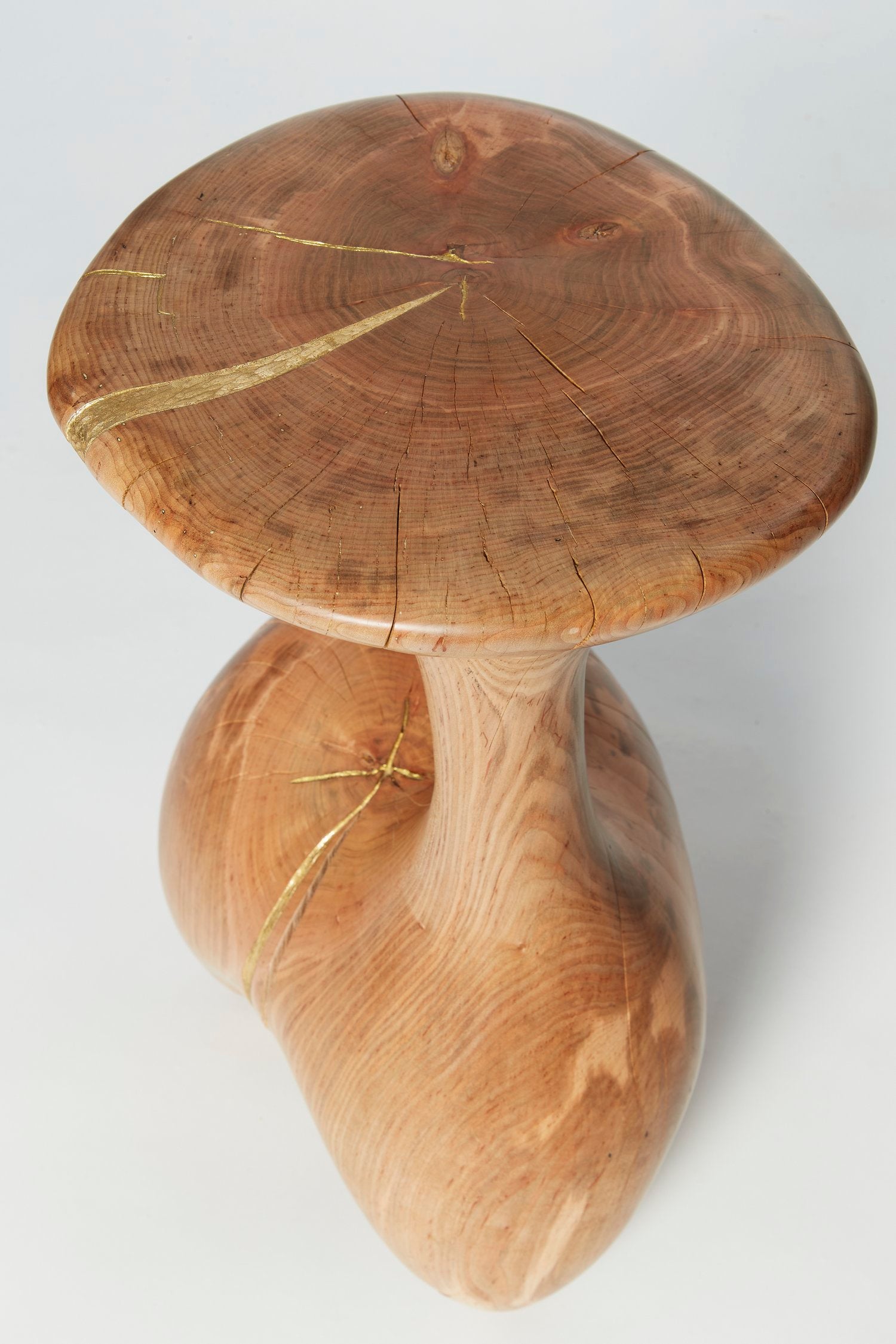SCULPTURAL SIDE TABLE