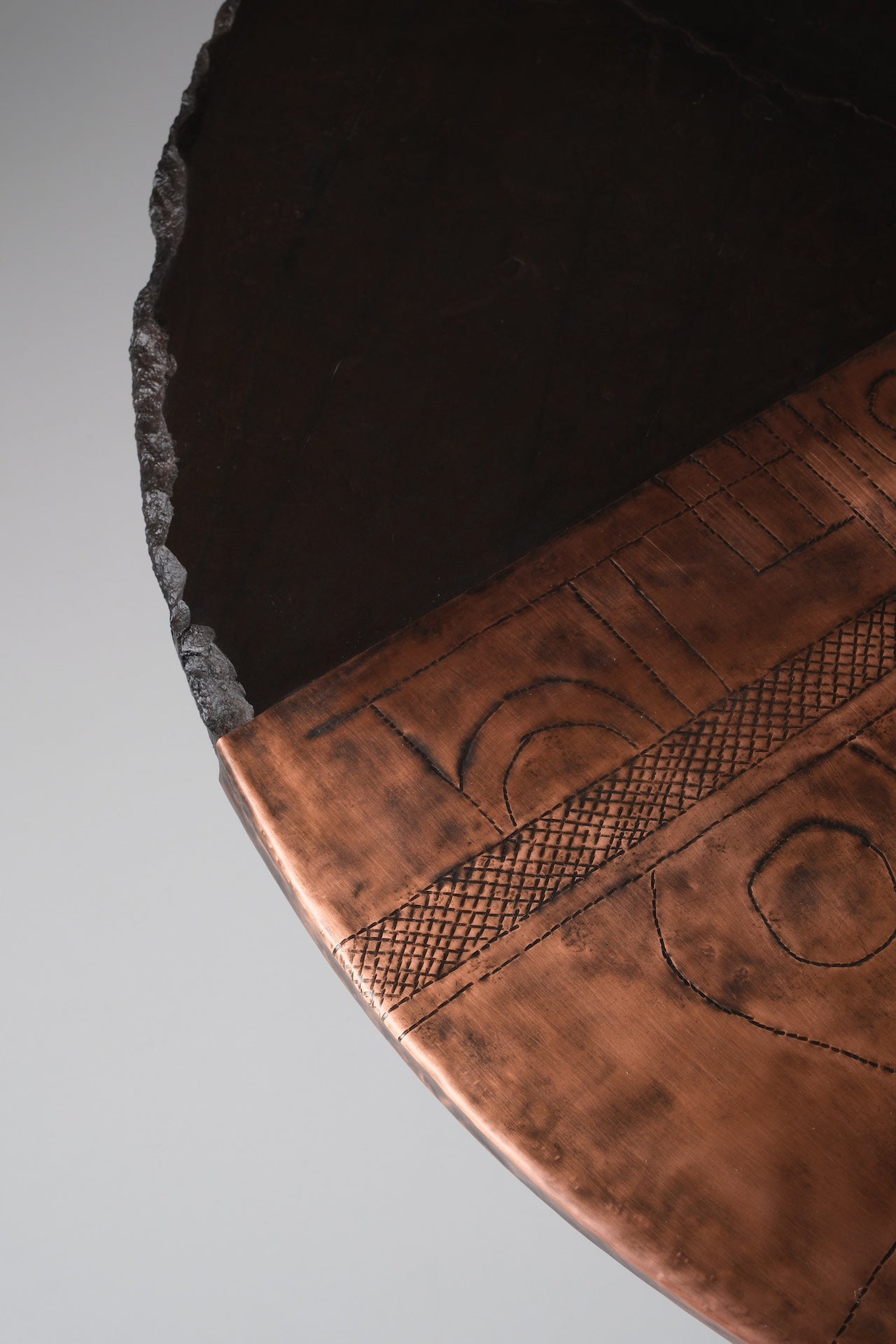 ARCANE ECHOES - TABLE MOSAIC VEDA