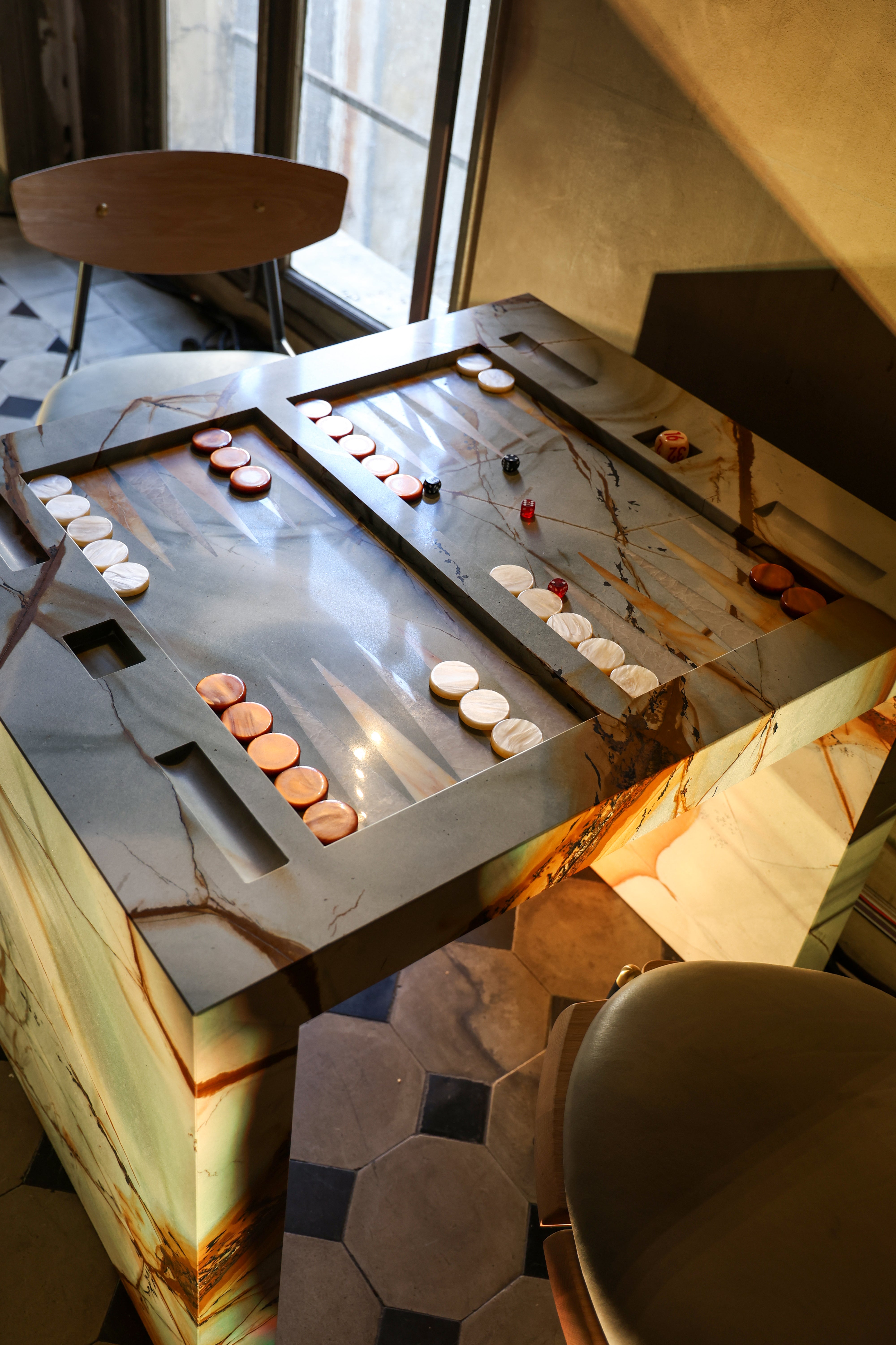 BACKGAMMON TABLE – « ƷAMILƐ' »