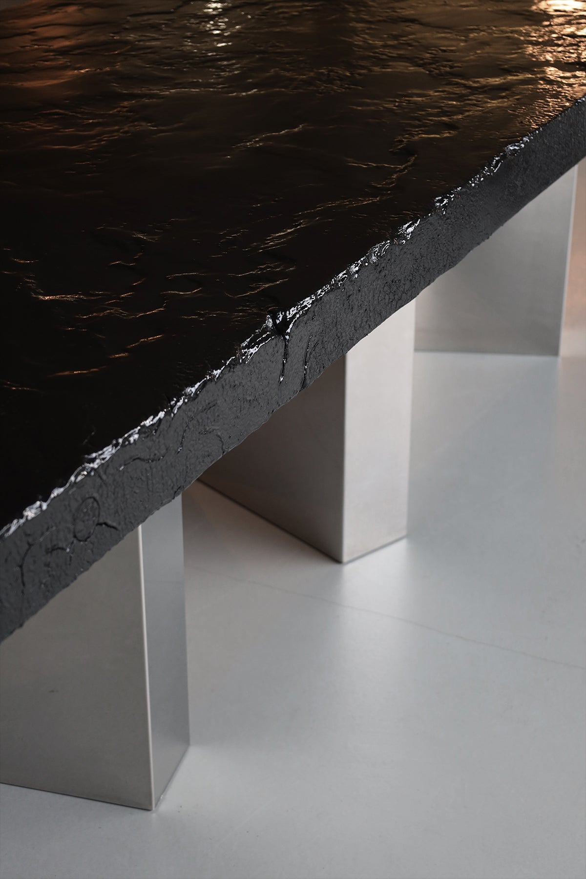 BLACK MOON LD - TABLE