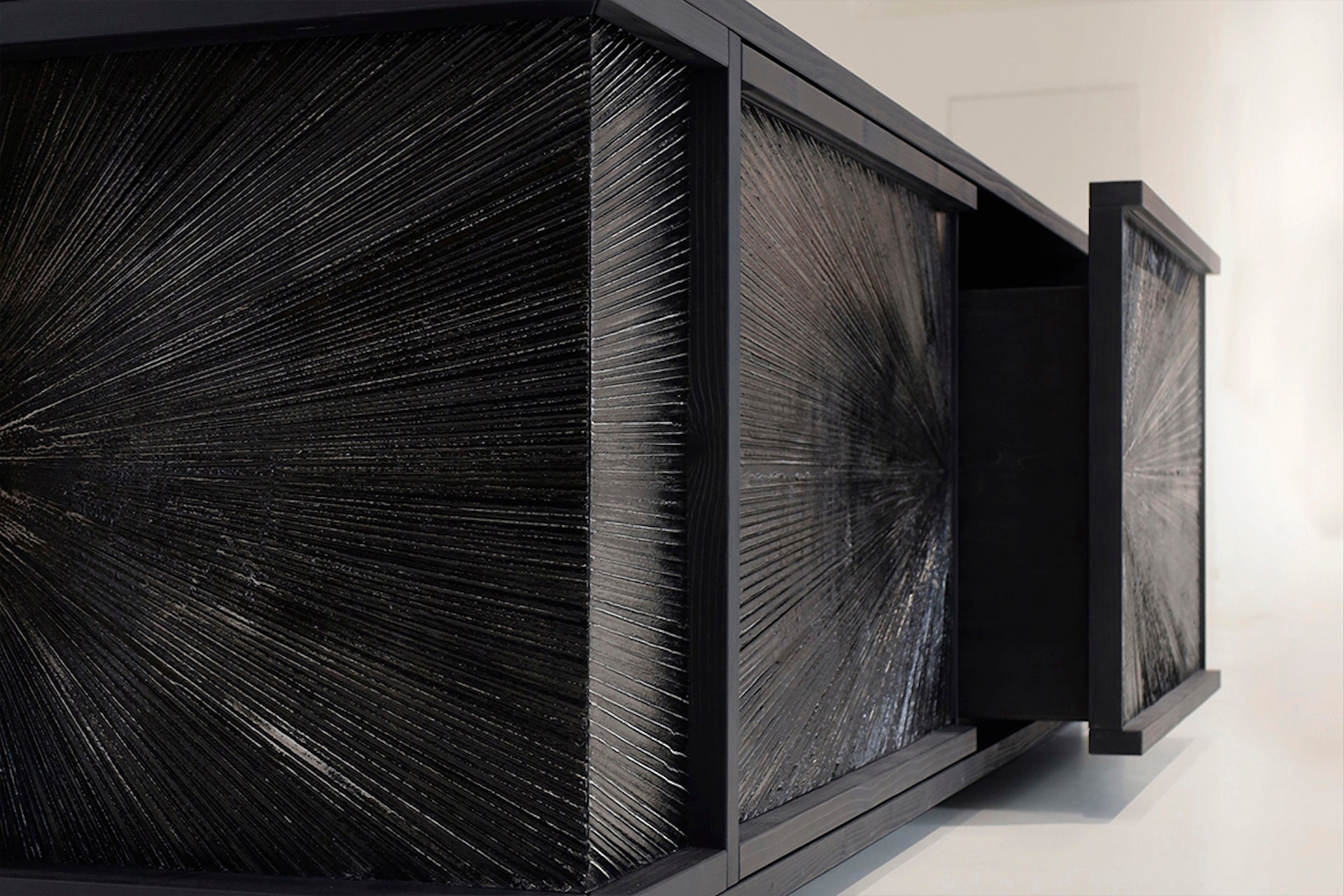 BLACK SUN HOLE LD - BUFFET