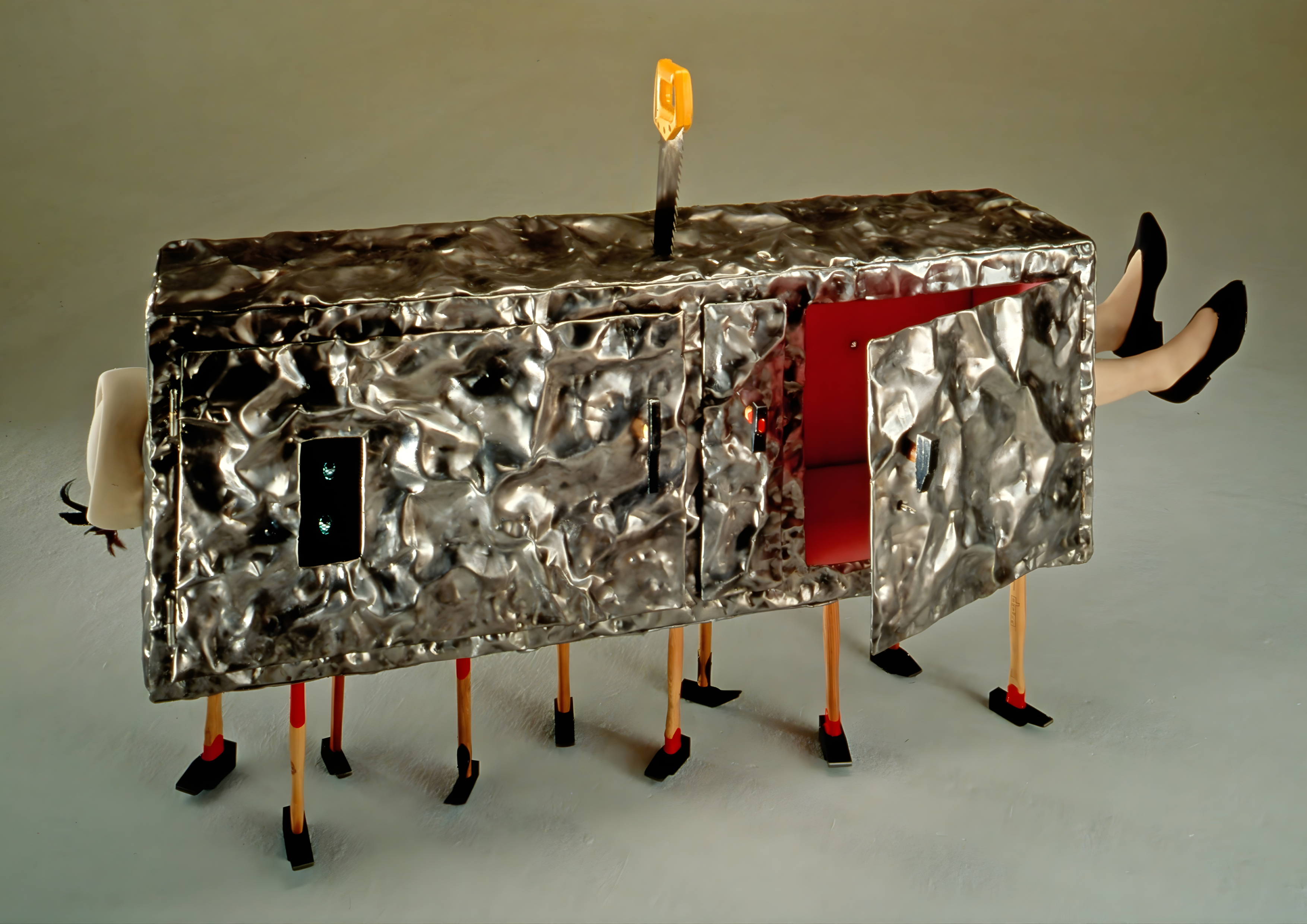 QUELLE HORREUR - FEMME SANS TRONC  -  BUFFET